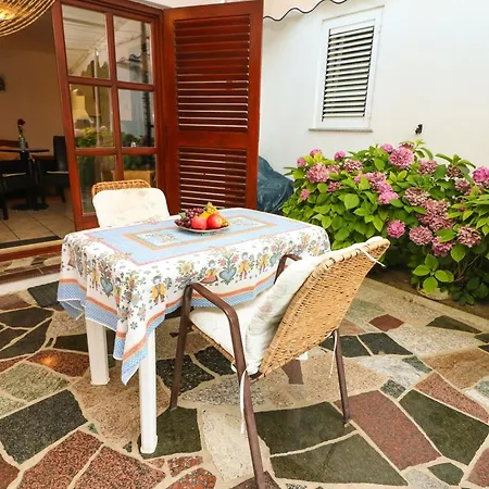 Apartments Polic With Terrace Baška Exterior foto