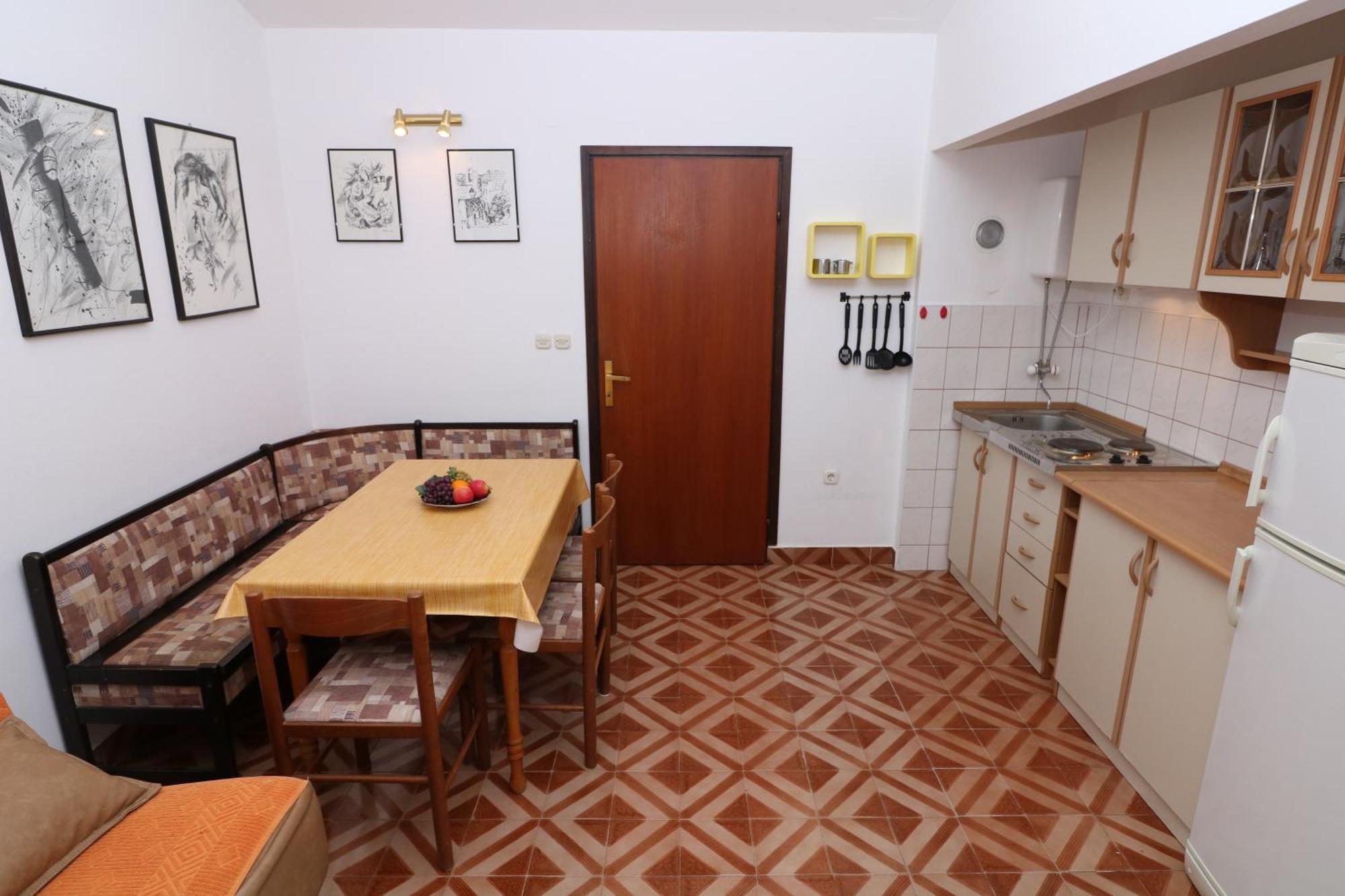 Apartment Polic With Terrace Baska (Krk)