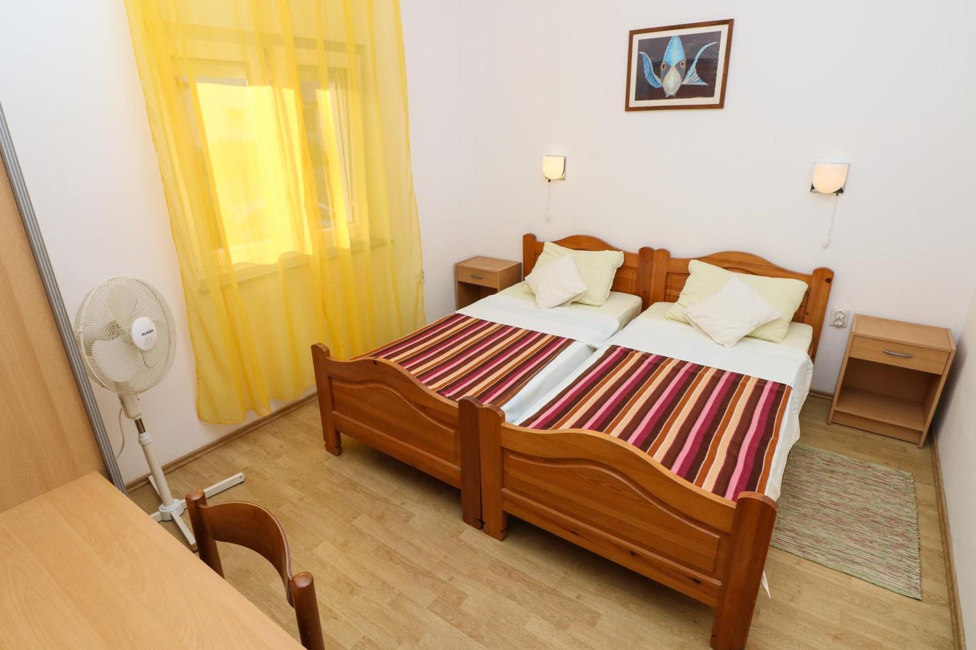 Apartment Polic With Terrace *