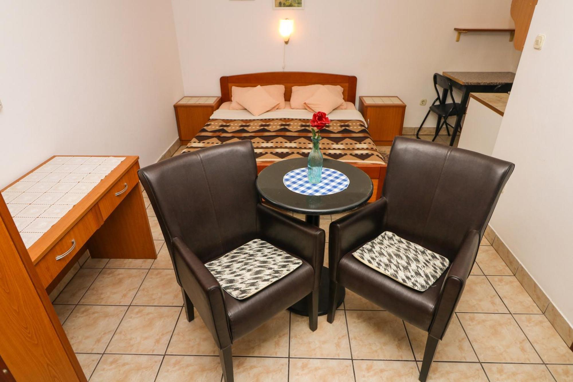 Apartment Polic With Terrace Baska (Krk)