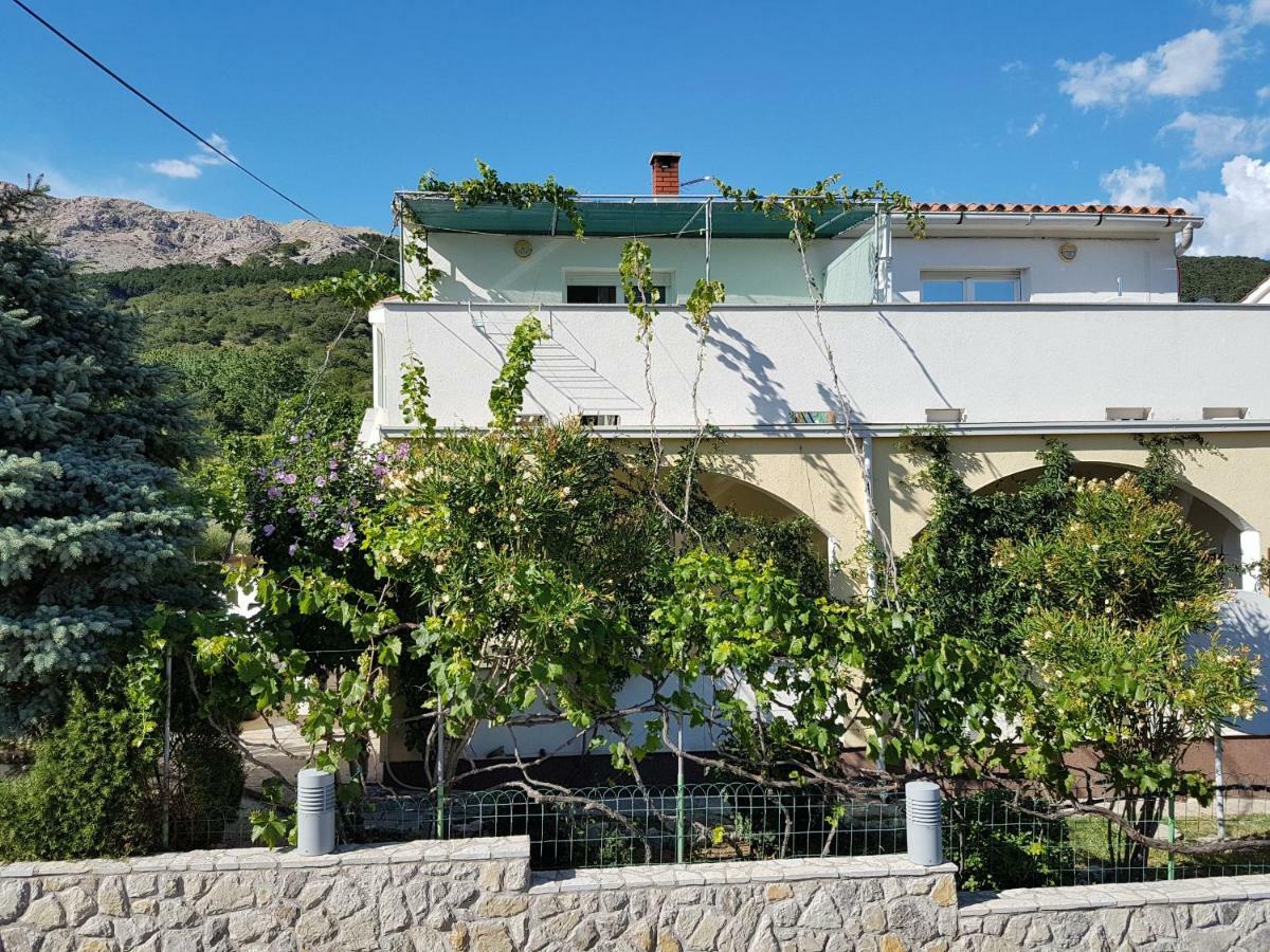 Apartment Polic With Terrace