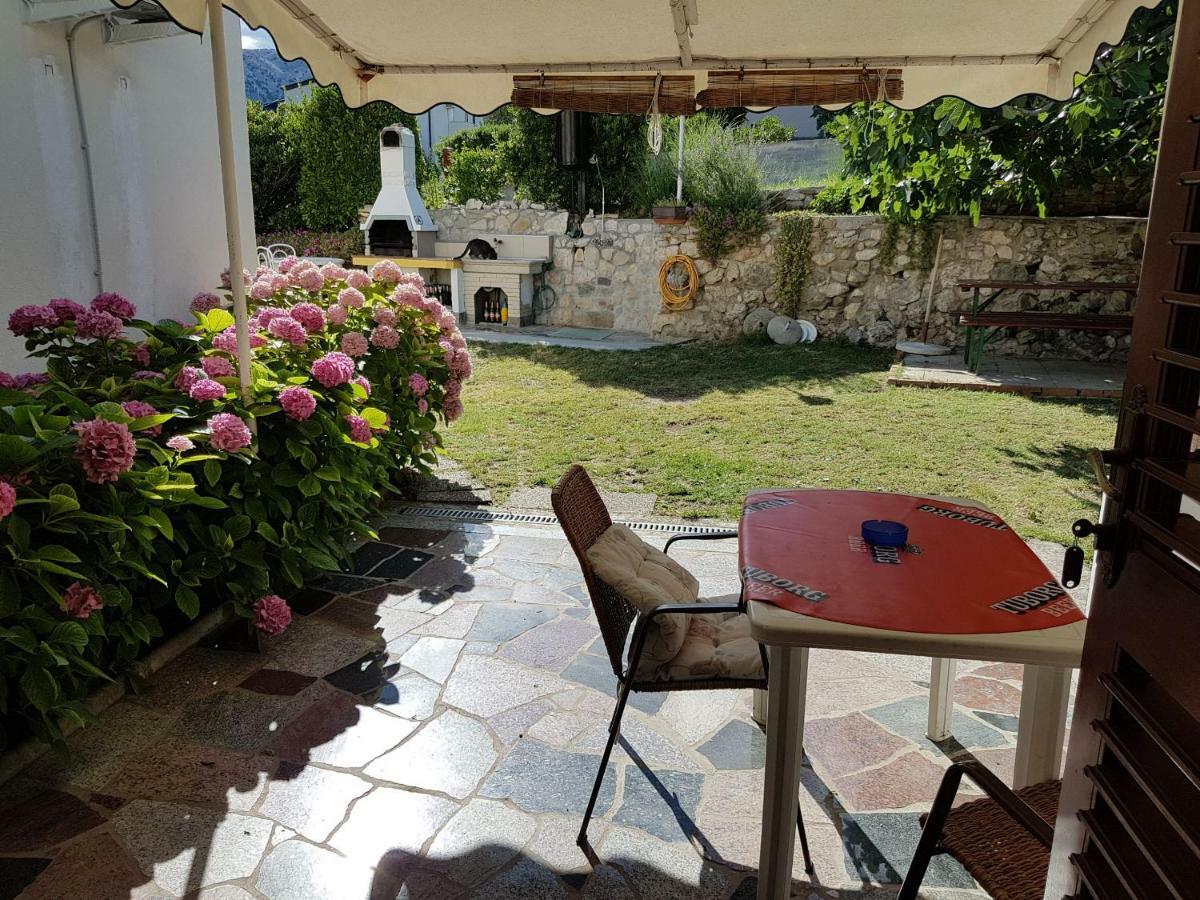 Apartment Polic With Terrace *