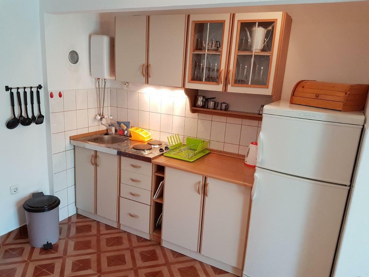 Apartment Polic With Terrace