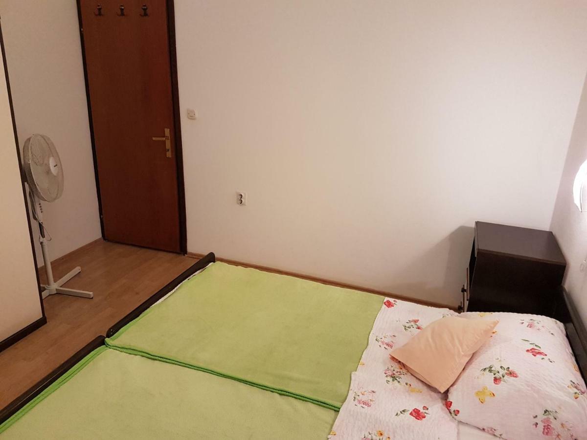 Apartment Polic With Terrace *