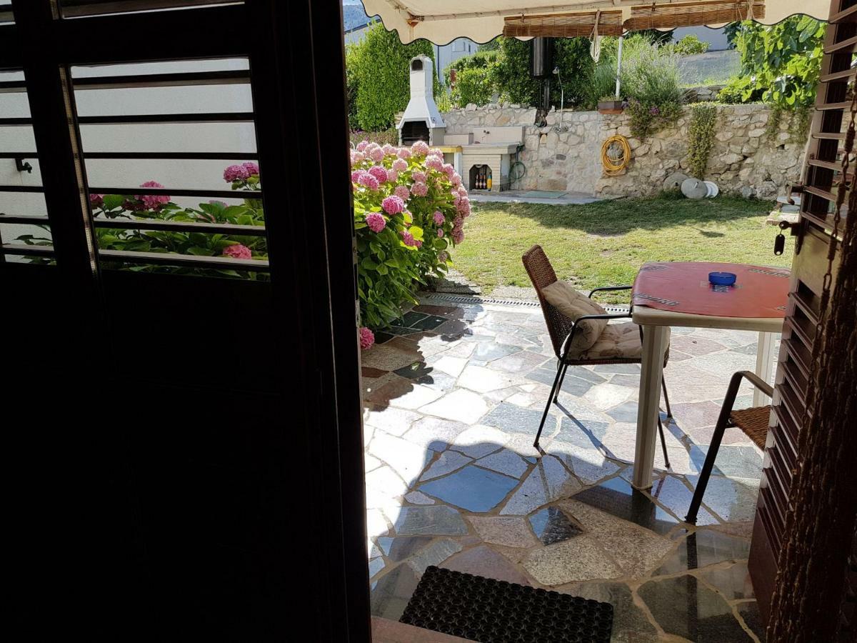 Apartment Polic With Terrace *